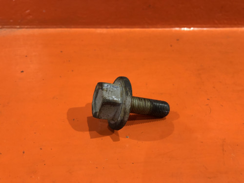 Болт шкива коленвала NISSAN AD Y10 1230977A00