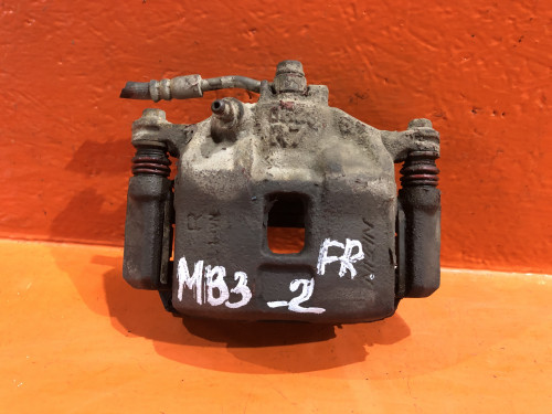 Суппорт тормозной передний правый HONDA CIVIC EK* 45018-S04-003