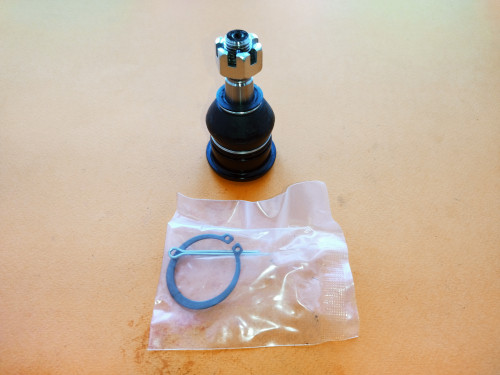 Шаровая опора передняя NISSAN AD Y11 NSN2104