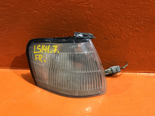 Габарит правый TOYOTA CROWN *S14* 81610-30300