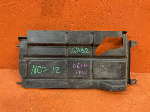 Дефлектор радиатора TOYOTA FUNCARGO 53289-52020