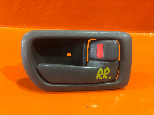 Ручка двери задней правой салонная TOYOTA CARINA *T21* 69205-20150-B1