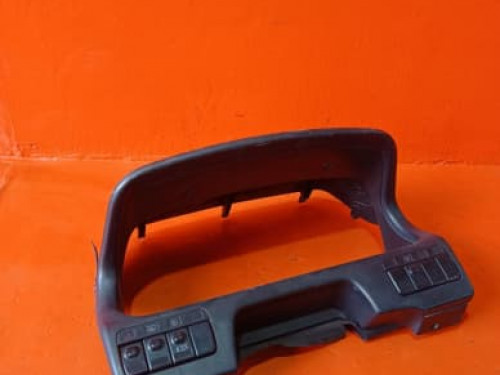 Консоль под щиток приборов MITSUBISHI CHARIOT N3*/N4* MB849049