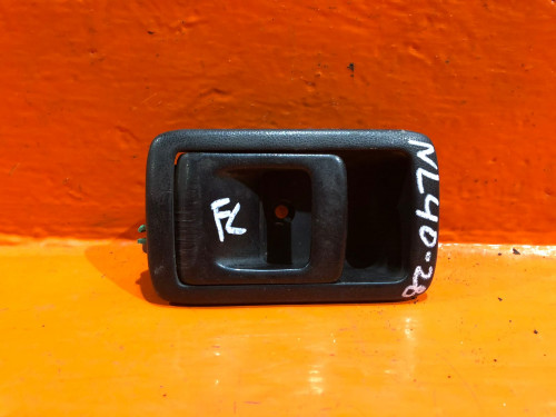 Ручка двери передней левой салонная TOYOTA CORSA/TERCEL/COROLLA II *L4* 69205-10070-01