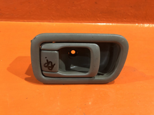 Ручка двери задней правой салонная NISSAN RNESSA 806705V000