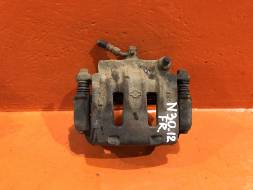 Суппорт тормозной передний правый NISSAN RNESSA 41001-5V000