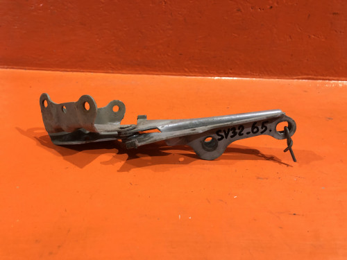 Петля капота правая TOYOTA CAMRY SV30 53410-32050