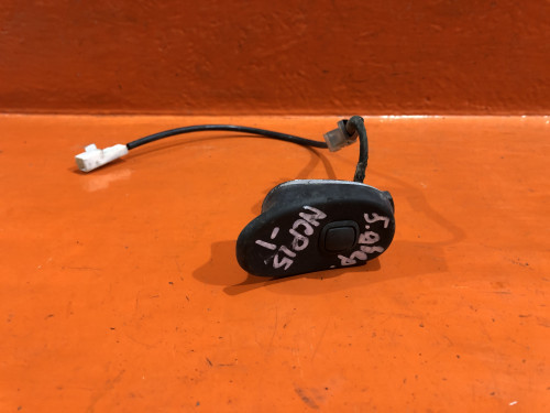 Кнопка открывания багажника TOYOTA VITZ *CP1*