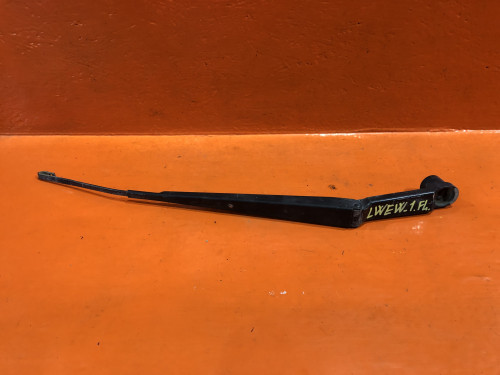 Поводок стеклоочистителя левый MAZDA MPV LW* L08267321A
