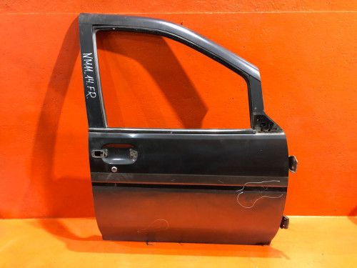 Дверь передняя правая NISSAN PRAIRIE *M11 8010032R01