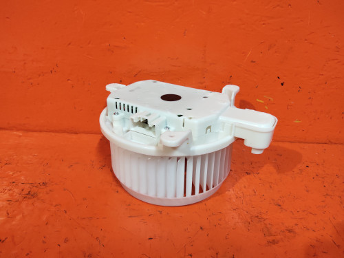 Моторчик печки TOYOTA LAND CRUISER 200 2008- NDP1037