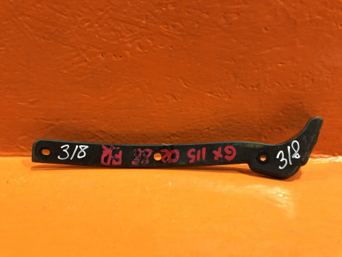 Брызговик передний правый TOYOTA MARKII *X11*