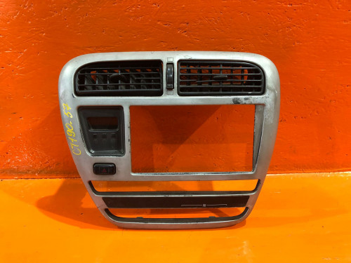 Рамка магнитофона TOYOTA CARINA *T19* 55405-20170