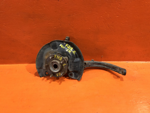 Ступица передняя правая MITSUBISHI DIAMANTE F3*/F4* MB914614