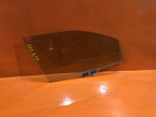 Стекло двери передней правой HONDA FIT GD* 73300-SAA-000