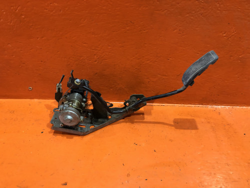 Педаль газа NISSAN SERENA *C24 18002-4N100