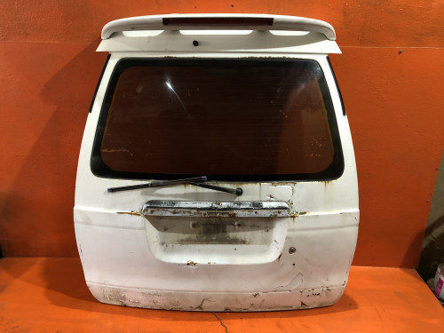 Дверь пятая / дверь задняя TOYOTA LITE ACE NOAH *R4*/*R5* 67005-2J570