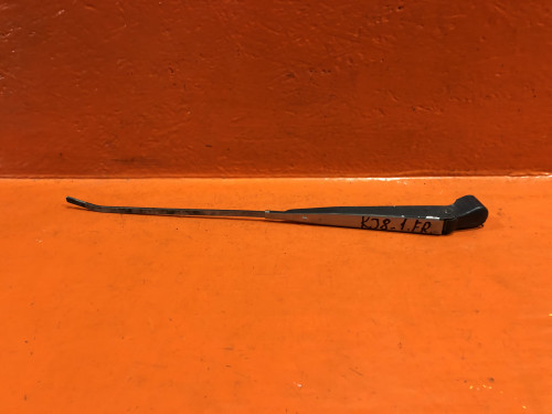 Поводок стеклоочистителя правый SUBARU DOMINGO KJ5/8 786532720