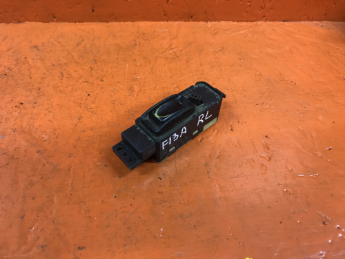 Кнопка стеклоподъемника задняя левая MITSUBISHI DIAMANTE F1*/ F2*