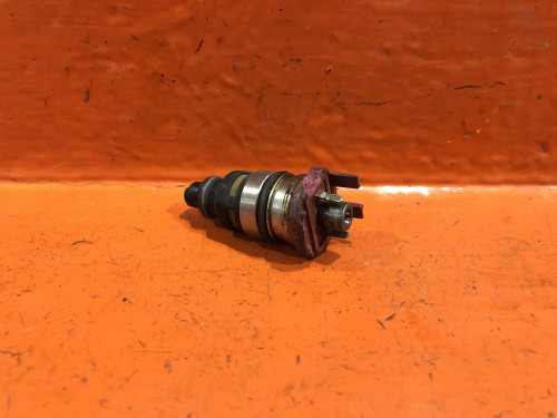 Форсунка топливная MAZDA MILLENIA KJ01-13-250A
