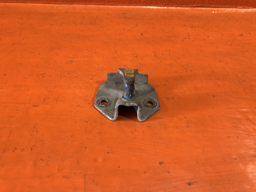 Петля замка багажника TOYOTA LITE ACE NOAH *R4*/*R5* 69430-28030