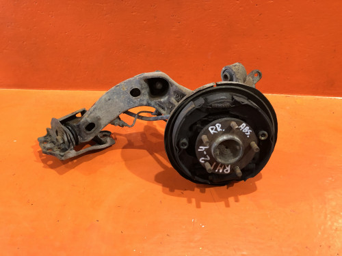 Ступица задняя правая NISSAN LIBERTY *M12 55501-WF106