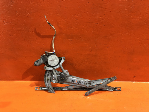 Стеклоподъемник передний правый HONDA STEPWGN RF1/2 72211-S47-003