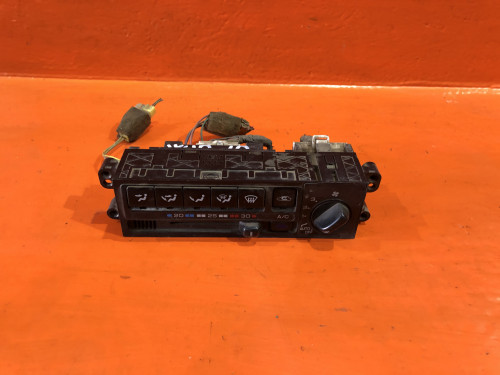 Блок управления климат-контролем NISSAN AVENIR W10 27510-64J20