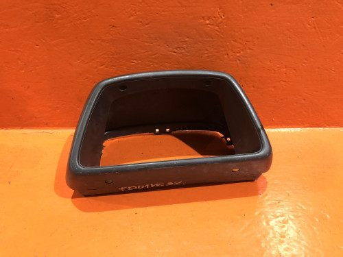 Консоль под щиток приборов SUZUKI ESCUDO TA01/11/31/51/TD01/11/31/51/61 7331260A005ES