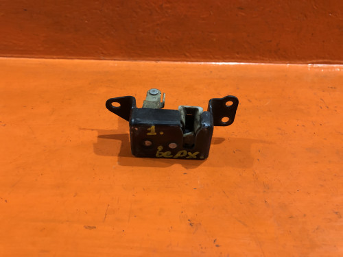 Замок пятой двери HONDA CR-V RD1/2 74819-S10-003