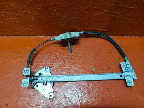 Стеклоподъемник задний правый MITSUBISHI SPACE STAR 1998-2004 MR135726