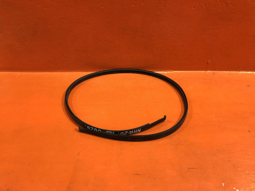 Молдинг крыши левый TOYOTA PRIUS NHW20