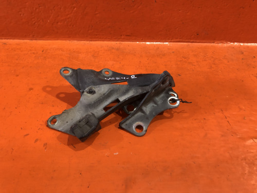 Петля капота левая NISSAN SERENA *C24 65401-4N000