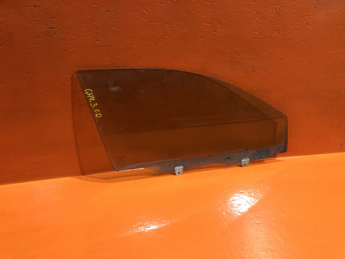 Стекло двери передней правой HONDA HR-V  73300-S4N-000