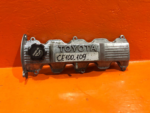 Крышка клапанов TOYOTA COROLLA *E10* 11201-64080