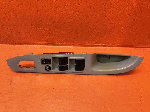 Блок управления стеклоподъемниками NISSAN CEDRIC Y34