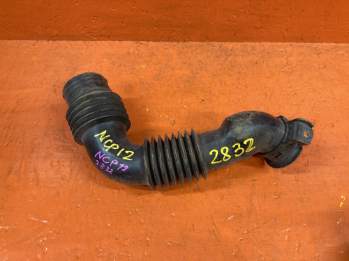 Воздухозаборник TOYOTA PLATZ