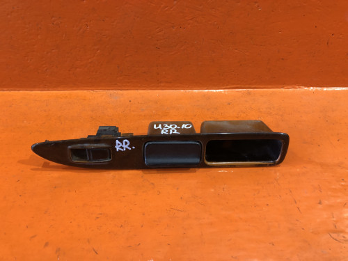 Кнопка стеклоподъемника задняя правая NISSAN PRESAGE *U30 25411-72B00