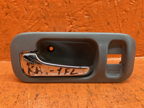 Ручка двери передней левой салонная HONDA ODYSSEY RA1/2/3/4/5