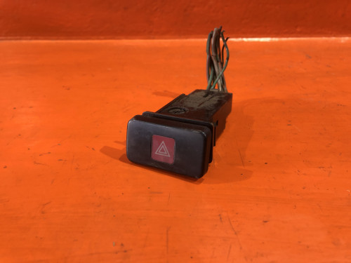 Кнопка аварийной сигнализации TOYOTA LITE ACE NOAH *R4*/*R5* 84332-28130