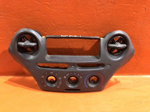 Рамка магнитофона TOYOTA VITZ *CP1* 55412-52011-B0 