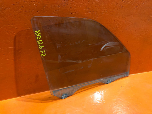 Стекло двери передней правой NISSAN CUBE Z10 803002U010