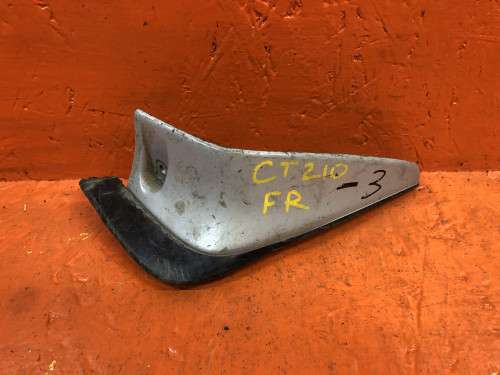 Брызговик передний правый TOYOTA CARINA *T21* 76621-20310