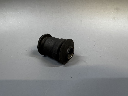 Сайлентблок переднего рычага NISSAN CUBE Z10 0201023S