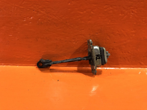 Ограничитель двери задней левой HONDA CIVIC EK* 72880-S04-003