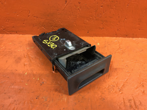 Пепельница TOYOTA CAMRY SV30 74102-32060