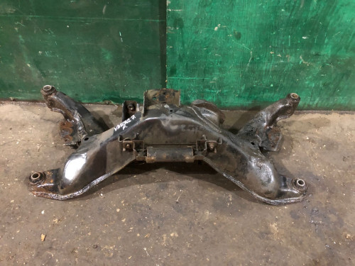 Балка передняя поперечная NISSAN BASSARA U30 54400AD303