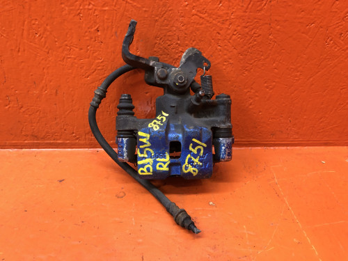 Суппорт тормозной задний левый MAZDA CAPELLA GF8P| GFEP| GFER| GW5R| GW8W| GWER| GWEW