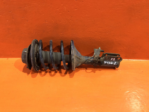 Стойка передняя правая MITSUBISHI CHARIOT N3*/N4* MB573606
