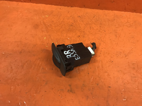 Кнопка стеклоподъемника задняя правая MITSUBISHI GALANT E5*/E6*/E7*/E8*